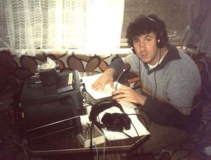 1982, j'étais alors SWL F11AOH, ici en portable lors d'un contest.